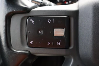 Land Rover Defender – thumbnail 11