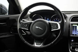 Jaguar XE – thumbnail 20