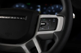 Land Rover Defender – thumbnail 23