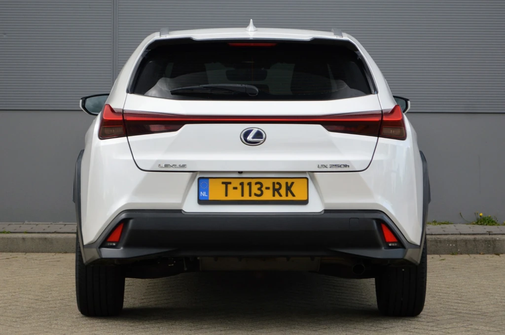Lexus UX – foto 3