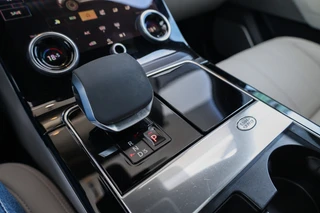 Land Rover Range Rover Velar – thumbnail 41