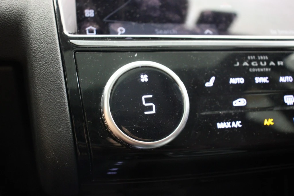 Jaguar E-PACE – foto 13