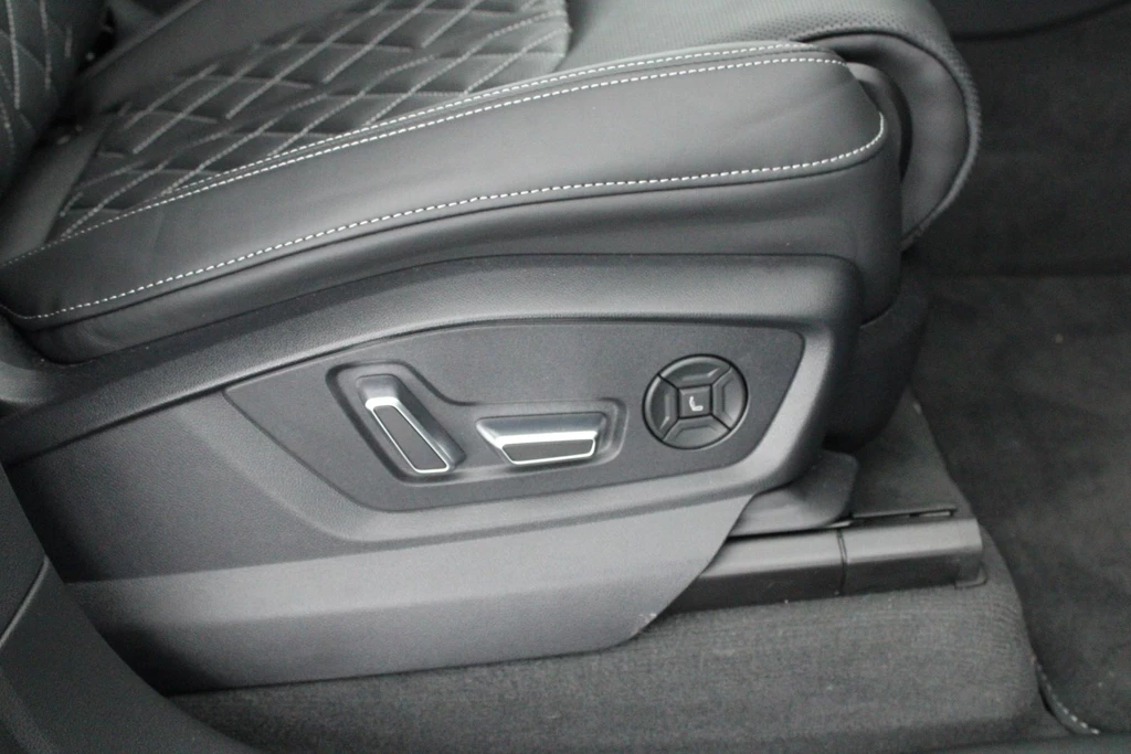 Audi SQ8 – foto 11