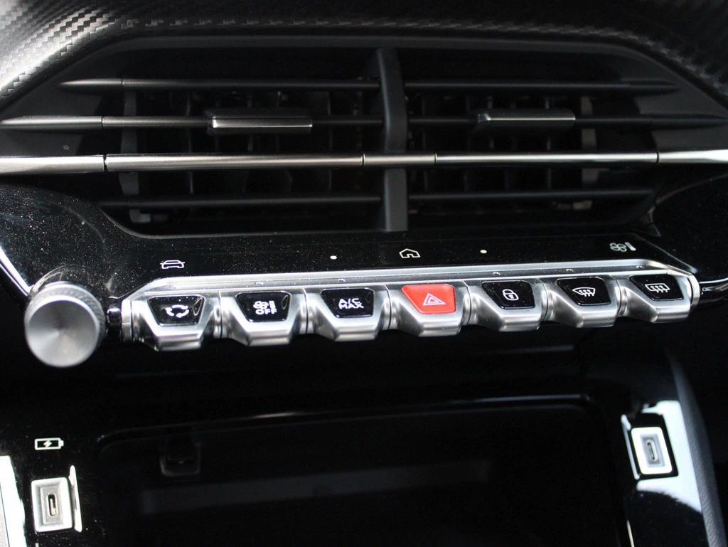 Peugeot 208 – foto 22