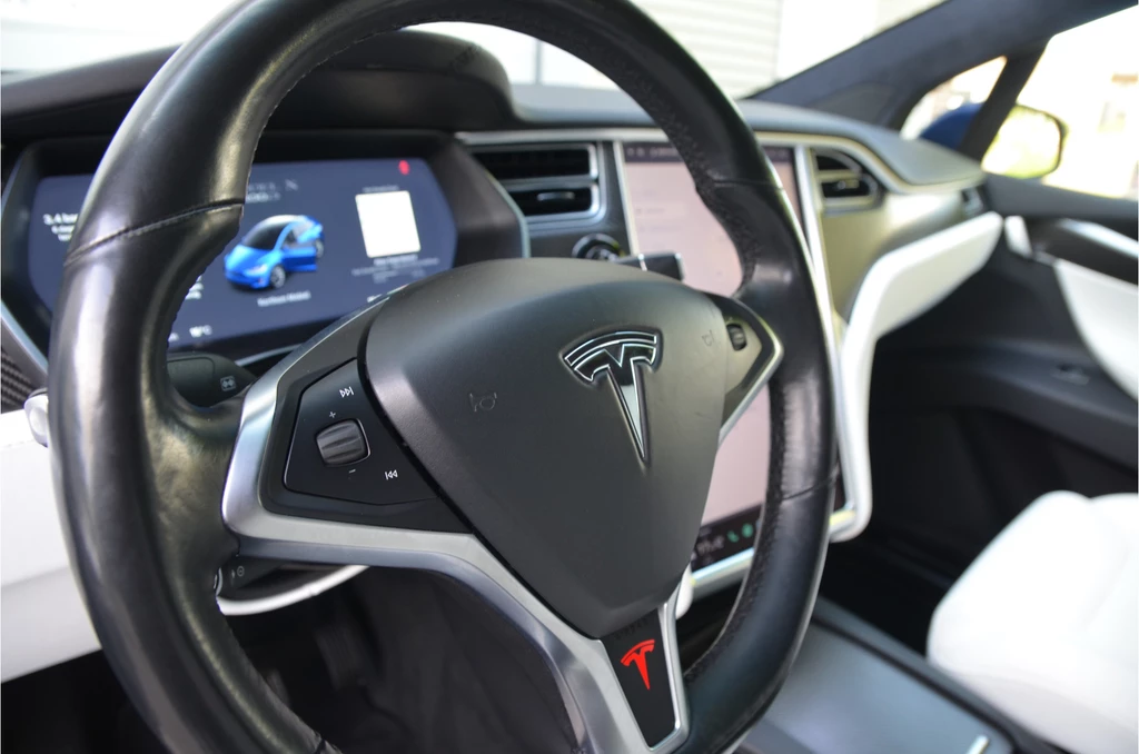 Tesla Model X – foto 18