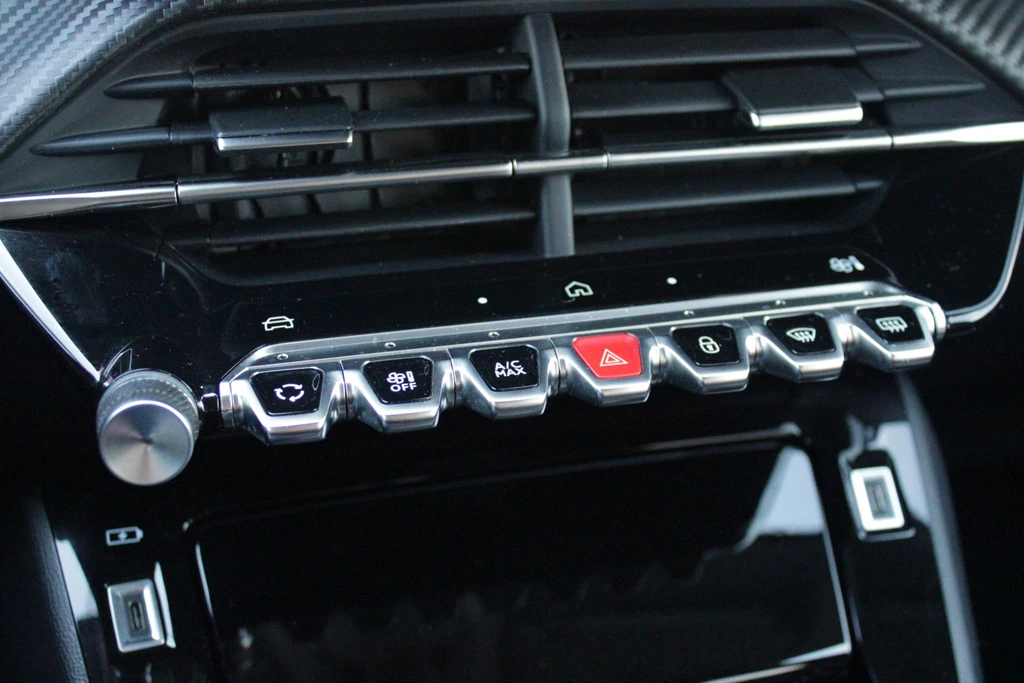 Peugeot 208 – foto 36