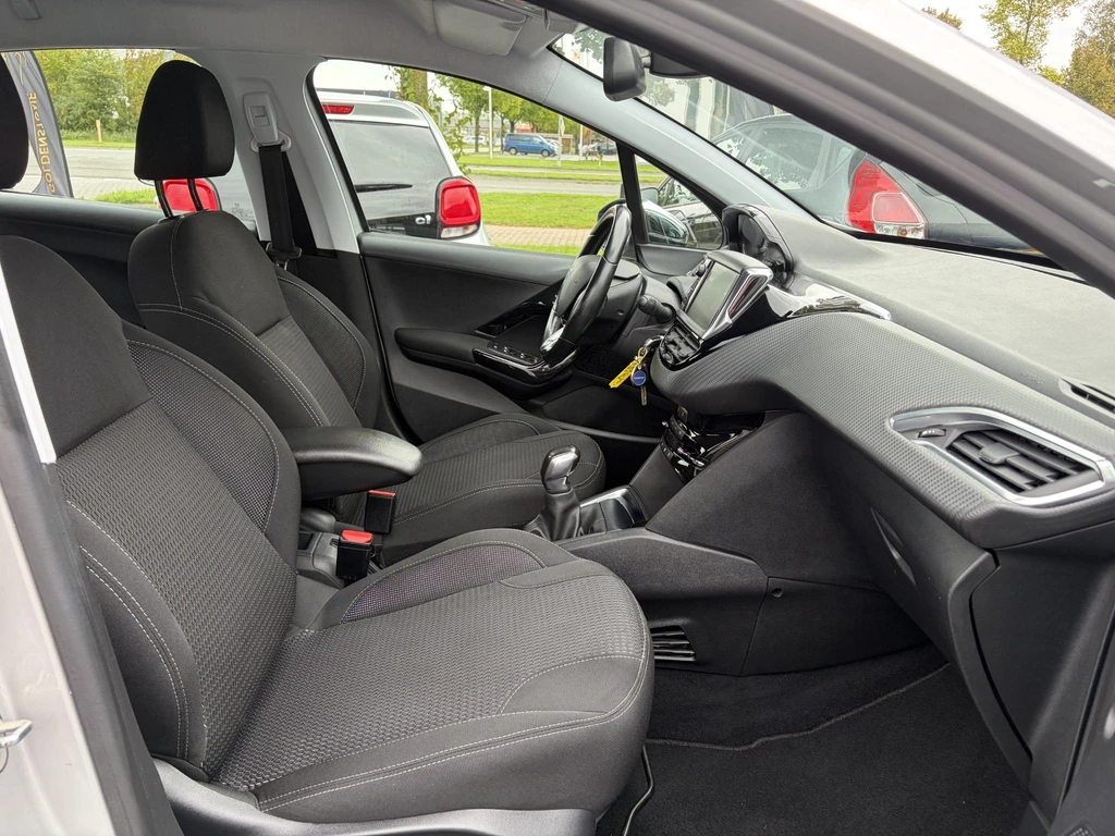 Peugeot 208 – foto 9