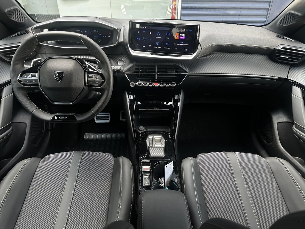 Peugeot 208 – foto 12