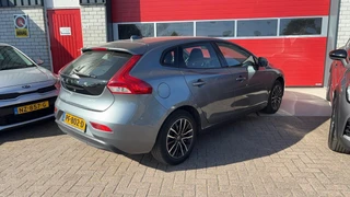 Volvo V40 – thumbnail 2