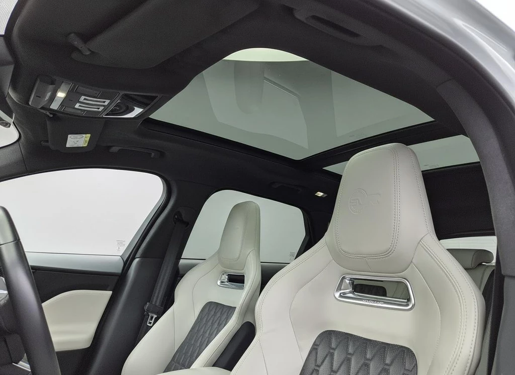 Jaguar F-PACE – foto 18
