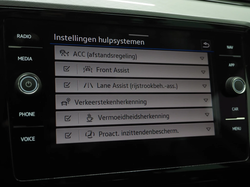 Volkswagen Passat – foto 29