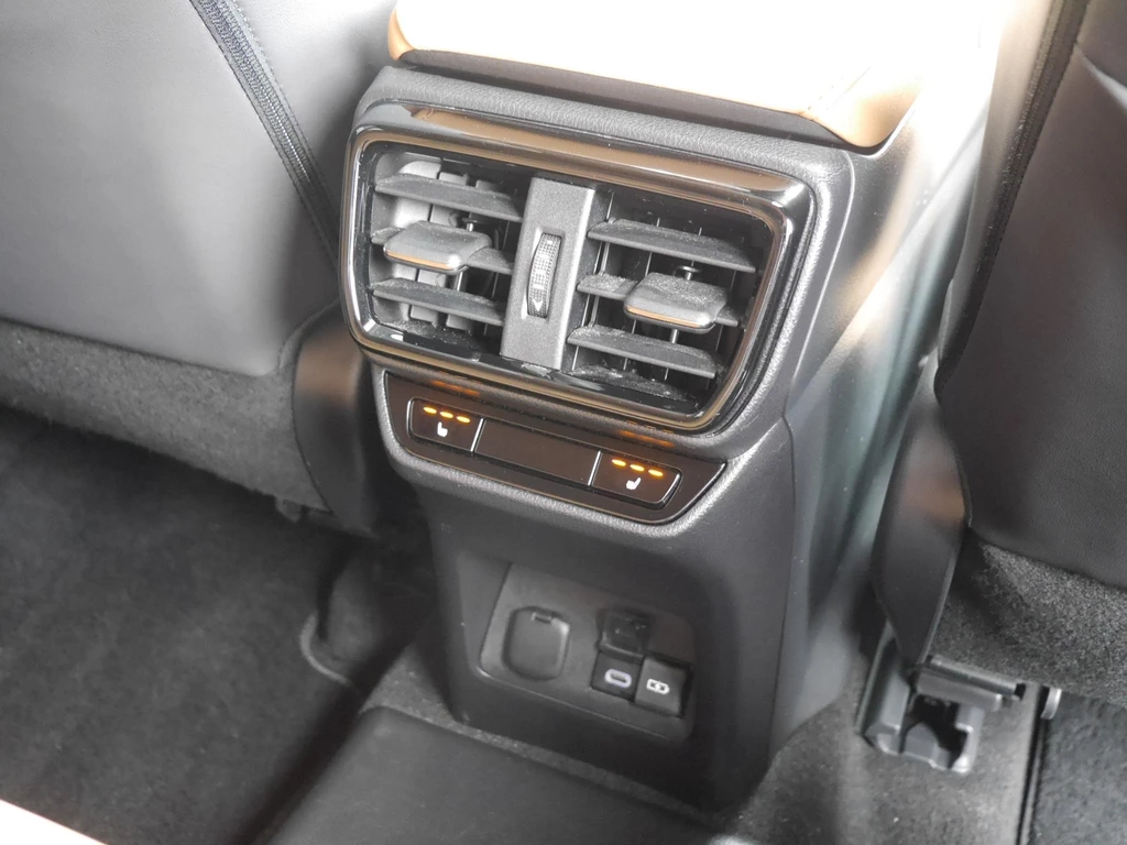 Lexus NX – foto 14