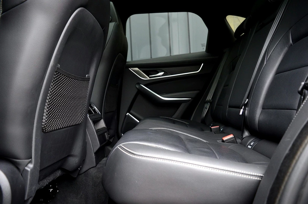 Jaguar F-PACE – foto 17