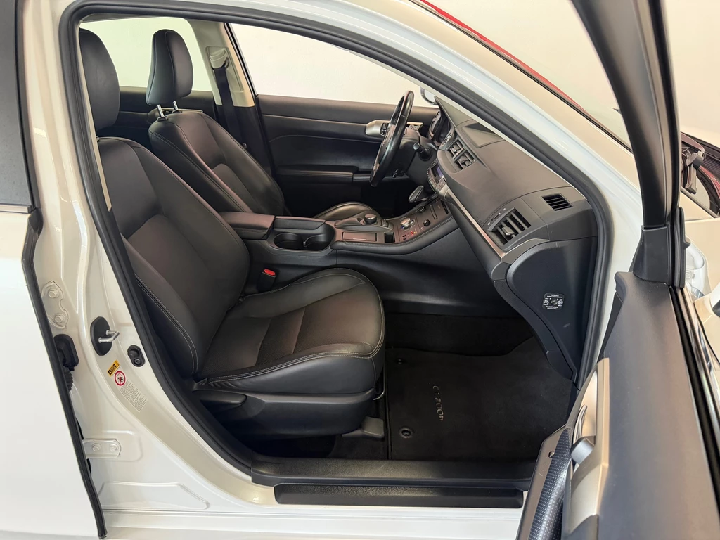 Lexus CT – foto 16