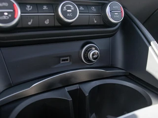 Alfa Romeo Stelvio – thumbnail 25