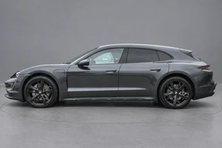 Porsche Taycan – thumbnail 1
