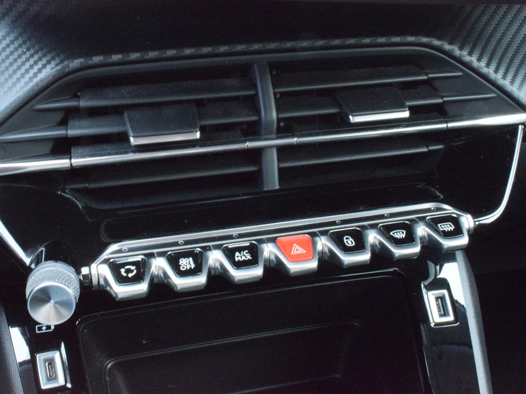 Peugeot 208 – foto 14