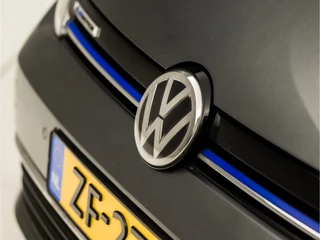 Volkswagen Golf – thumbnail 32