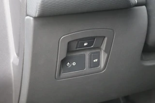 Land Rover Range Rover Velar – thumbnail 47