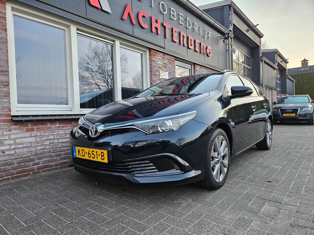 Toyota Auris – foto 2