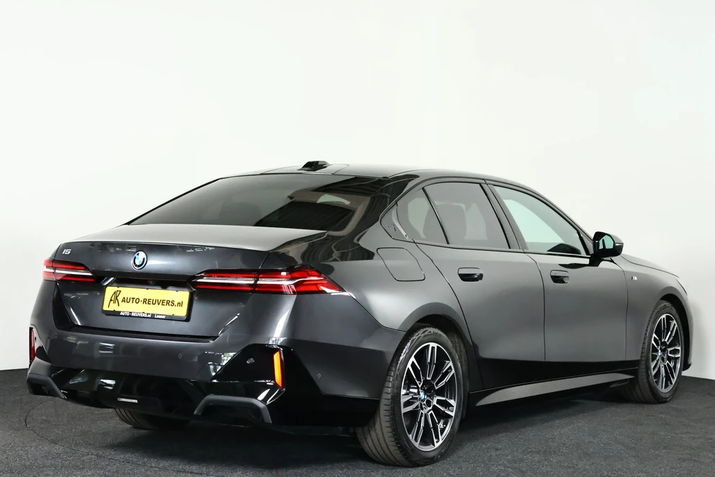 BMW i5 – foto 5