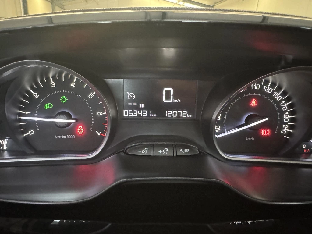 Peugeot 208 – foto 9