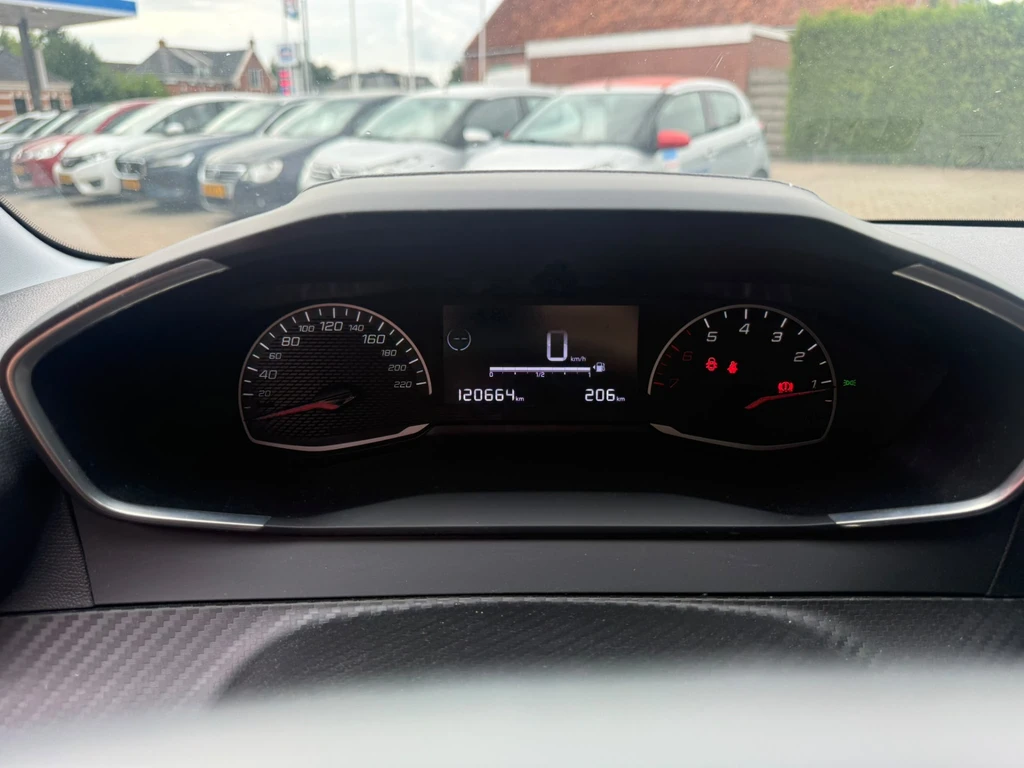 Peugeot 208 – foto 11