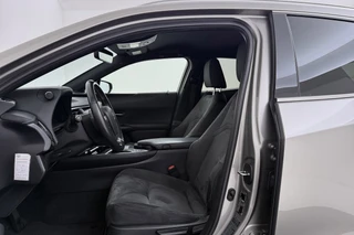 Lexus UX – thumbnail 14