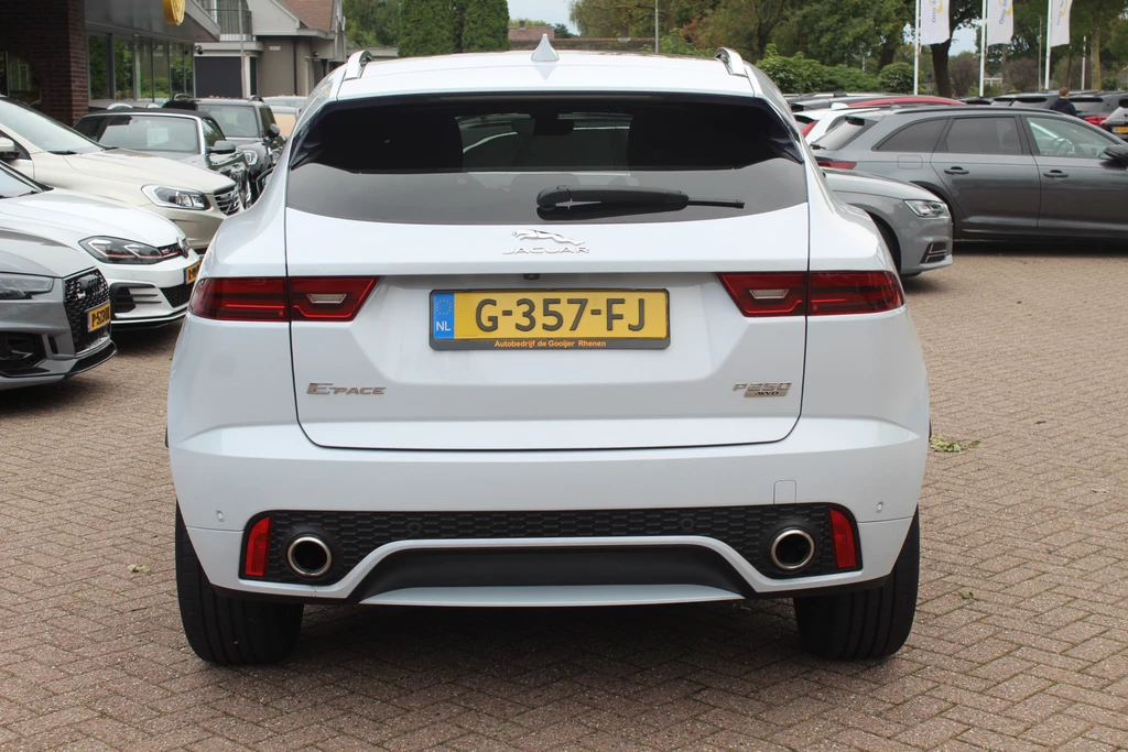 Jaguar E-PACE – foto 4