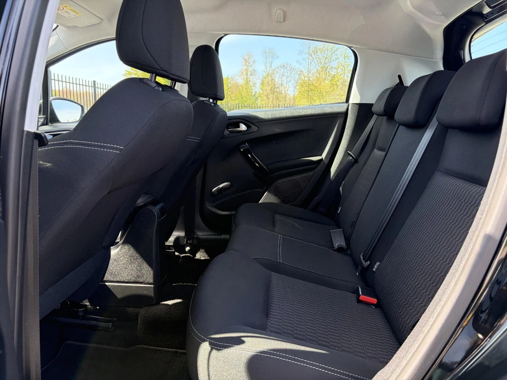 Peugeot 208 – foto 11
