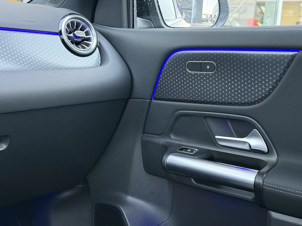 Mercedes-Benz EQA – foto 13