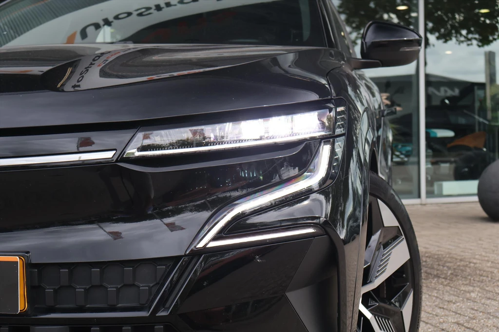 Renault Megane E-Tech – foto 3