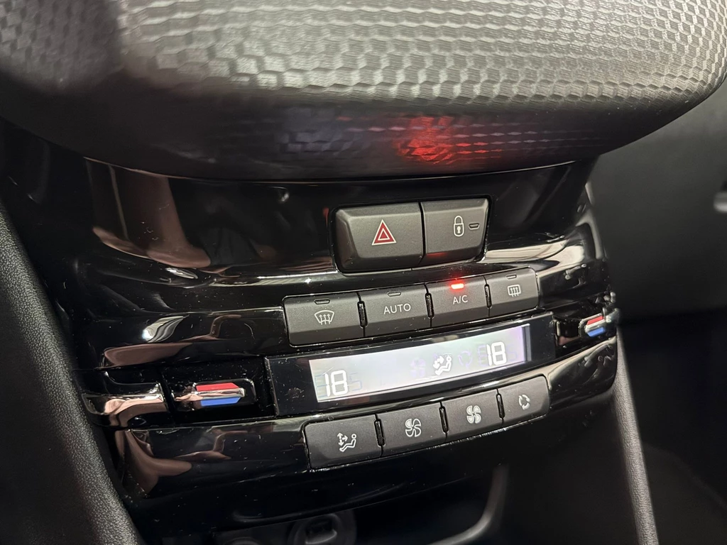 Peugeot 208 – foto 22