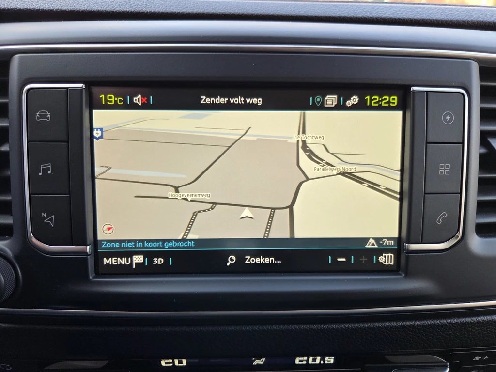 Peugeot e-Traveller – foto 34