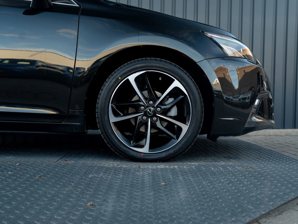 Lexus CT – foto 32
