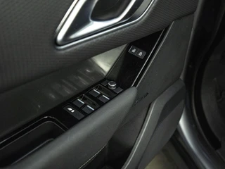 Land Rover Range Rover Velar – thumbnail 40