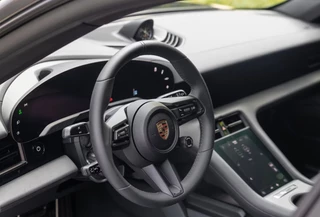 Porsche Taycan – thumbnail 11