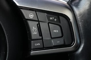 Jaguar F-Type – thumbnail 24