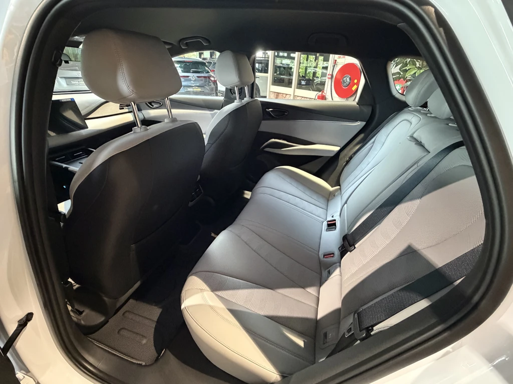 BYD SEAL – foto 13