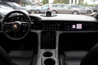 Porsche Taycan – thumbnail 3