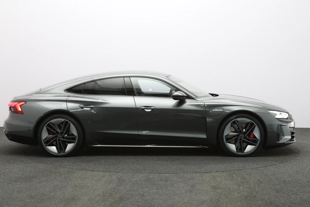 Audi e-tron GT – foto 10