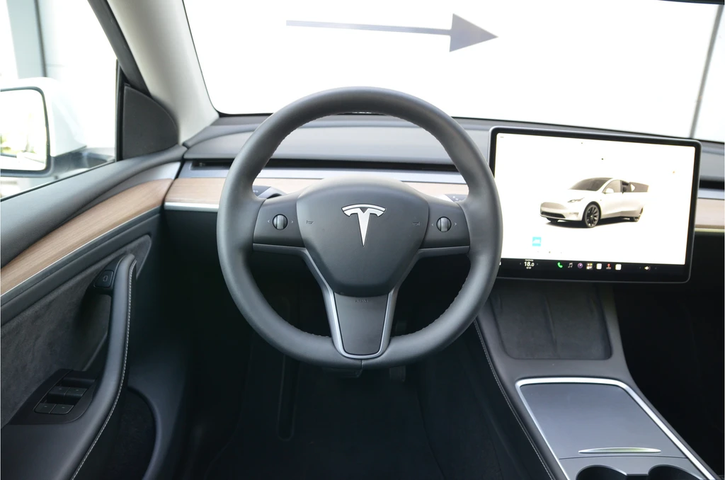 Tesla Model Y – foto 15