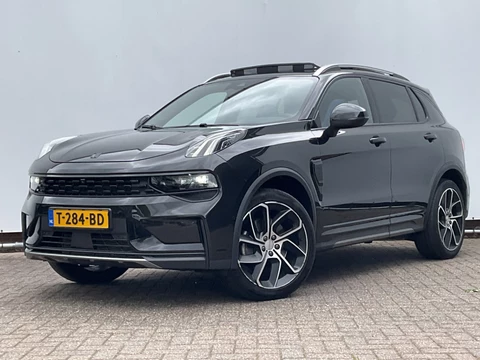 Lynk & Co 01 1.5 262pk Plug-in Black Optic 360° Pano.dak Carplay