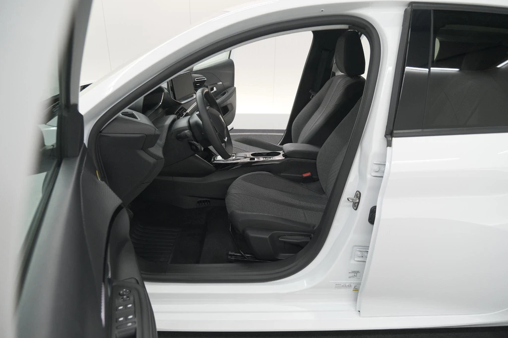 Peugeot e-208 – foto 33
