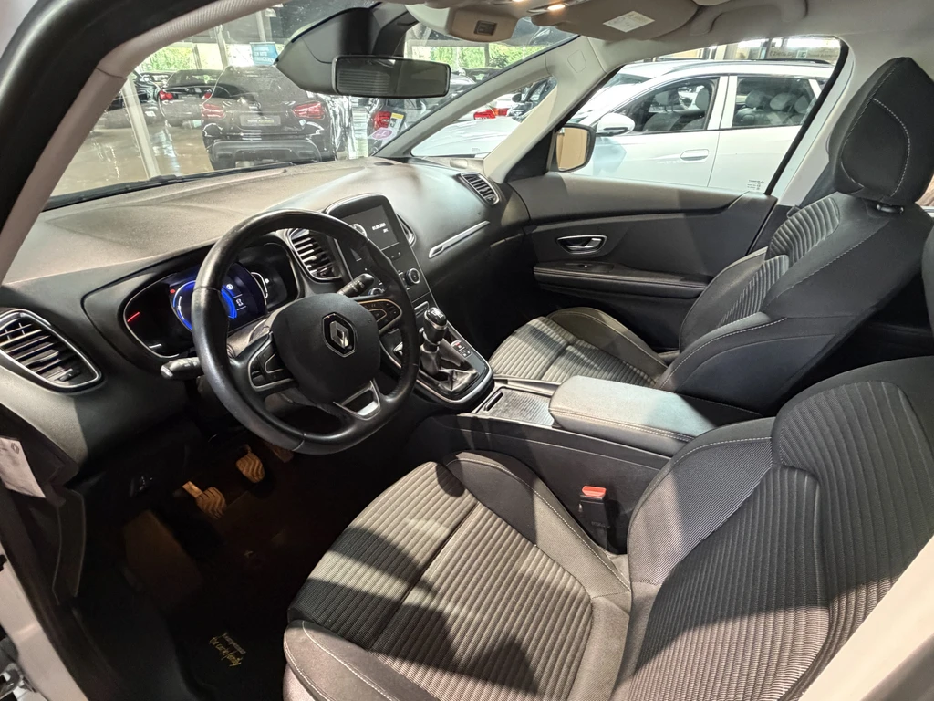 Renault Grand Scénic – foto 12