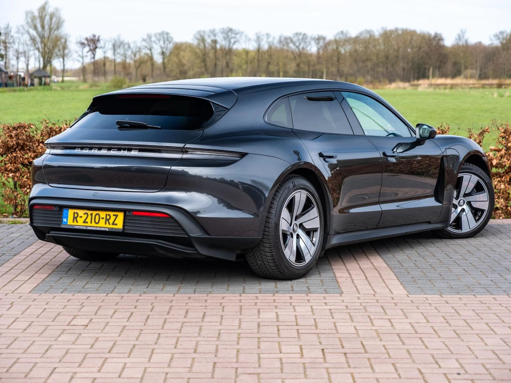 Porsche Taycan – foto 12