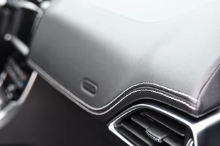 Jaguar XE – thumbnail 32