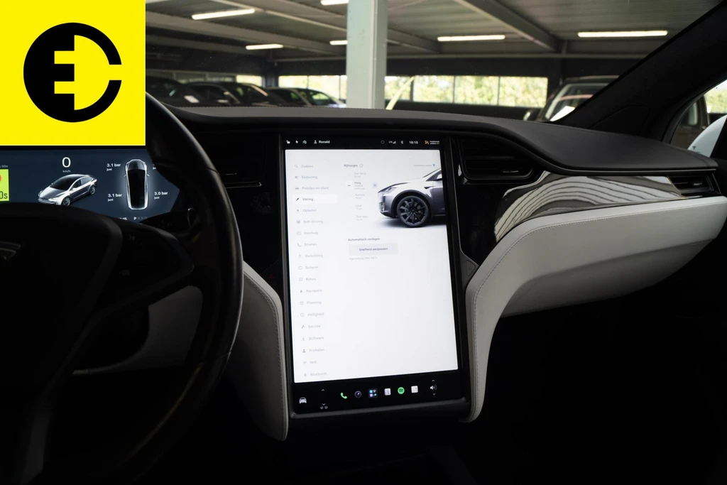 Tesla Model X – foto 32