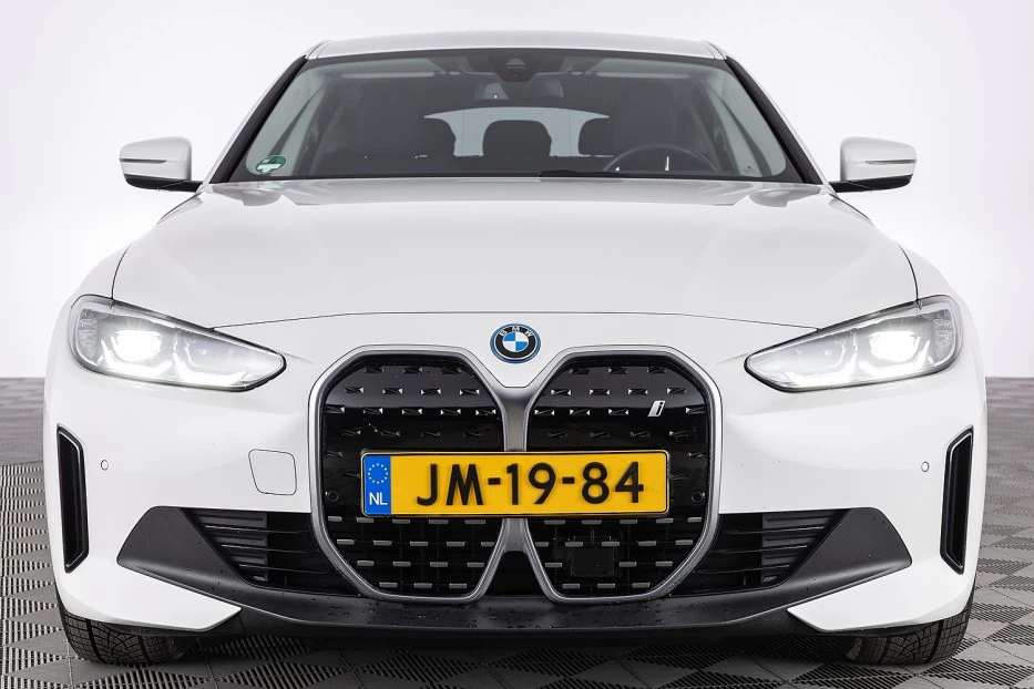 BMW i4 – foto 8