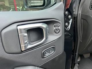 Jeep Wrangler – thumbnail 16